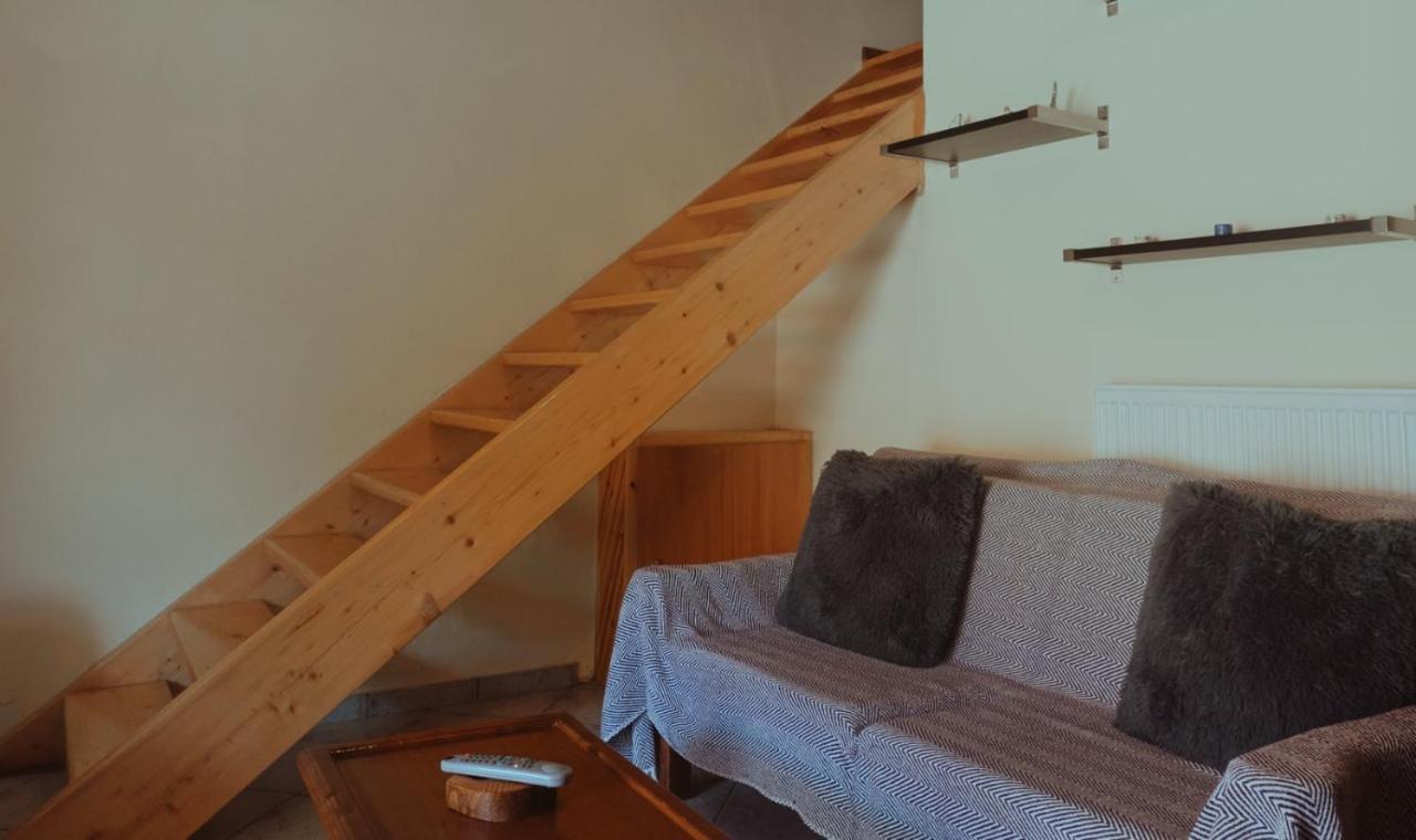 Appartement Mezonetes Helmos à Ano Lousoi Extérieur photo