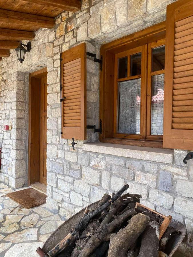 Appartement Mezonetes Helmos à Ano Lousoi Extérieur photo