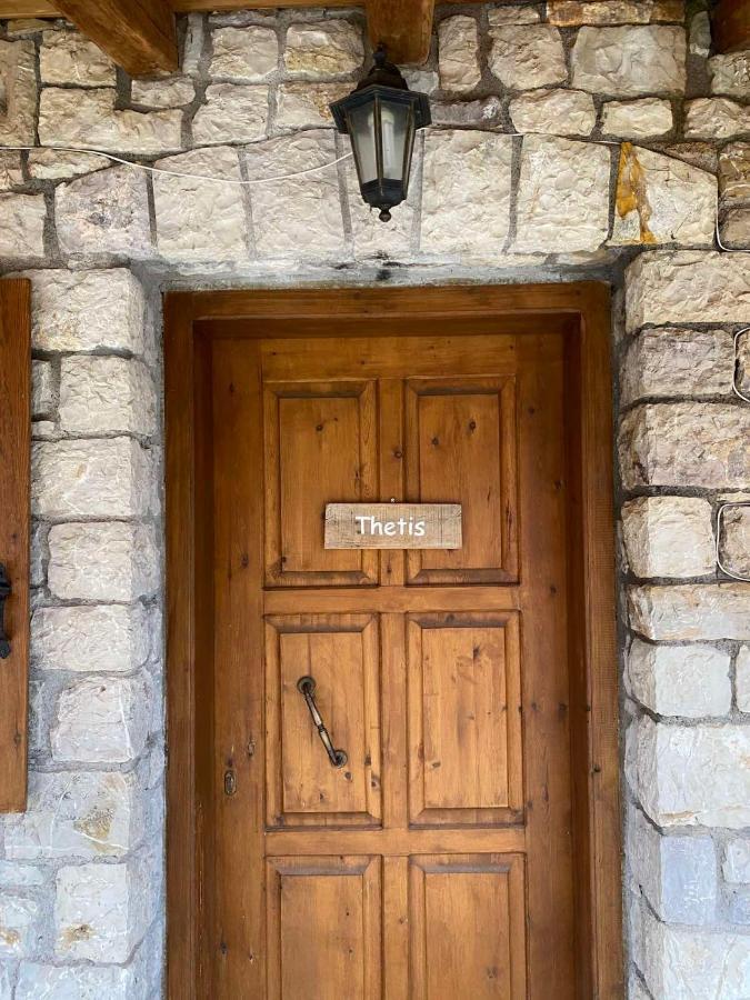 Appartement Mezonetes Helmos à Ano Lousoi Extérieur photo