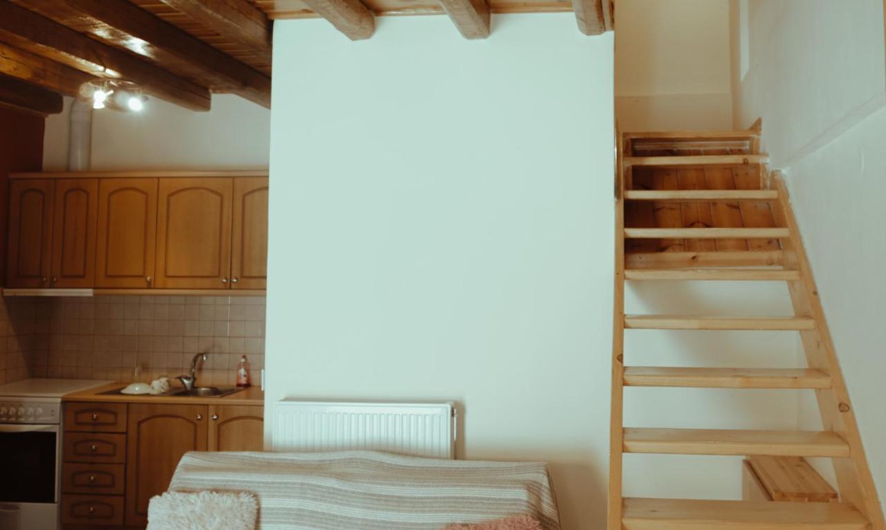 Appartement Mezonetes Helmos à Ano Lousoi Extérieur photo