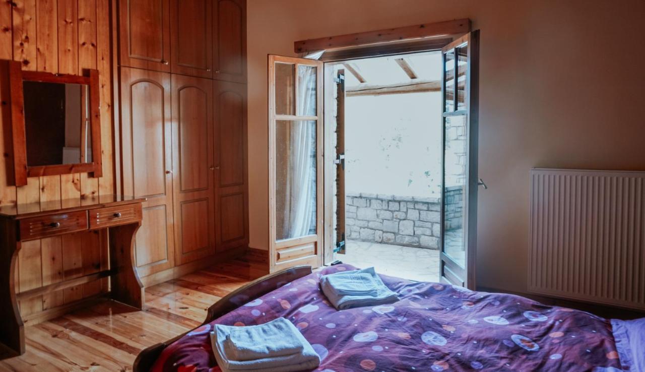 Appartement Mezonetes Helmos à Ano Lousoi Extérieur photo