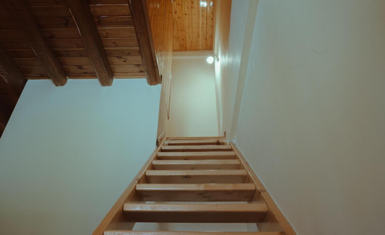 Appartement Mezonetes Helmos à Ano Lousoi Extérieur photo