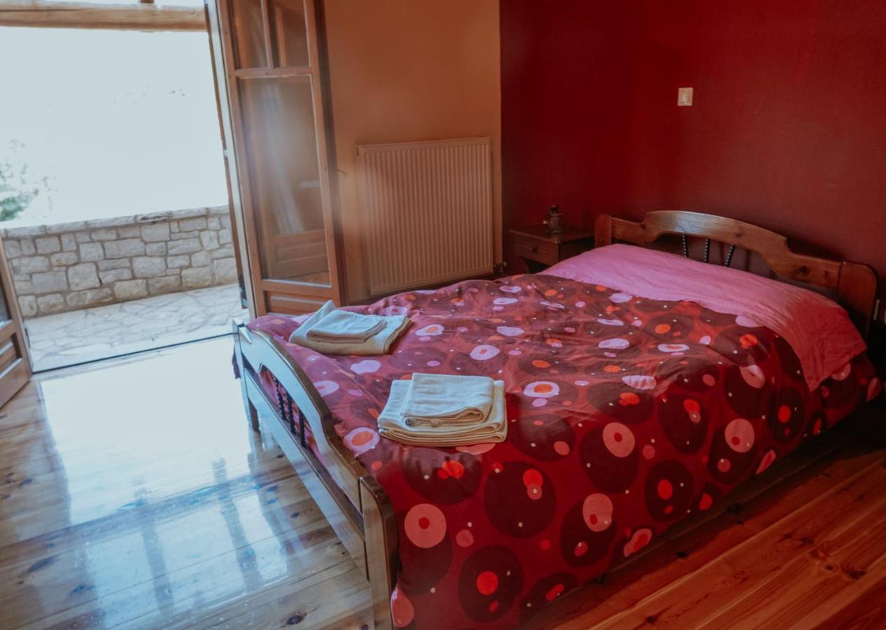 Appartement Mezonetes Helmos à Ano Lousoi Extérieur photo