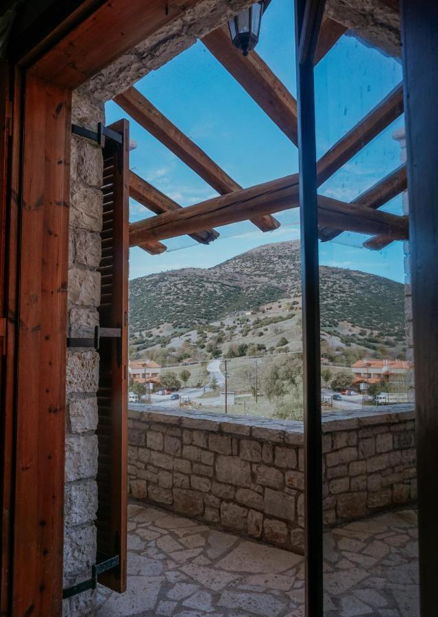 Appartement Mezonetes Helmos à Ano Lousoi Extérieur photo