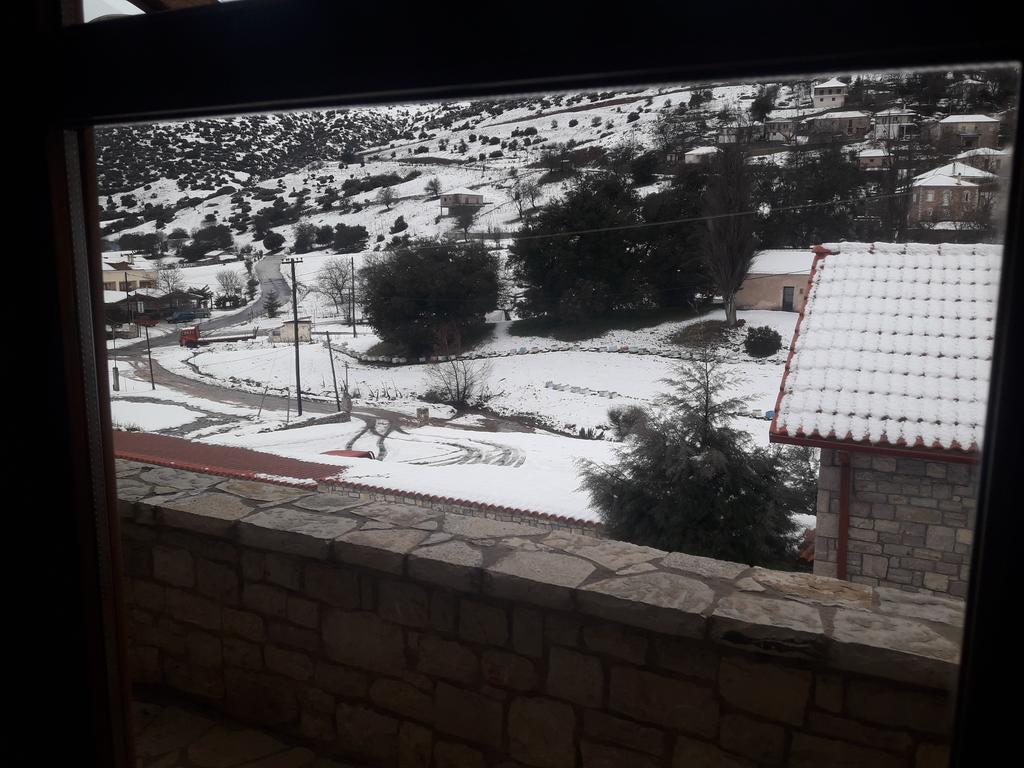 Appartement Mezonetes Helmos à Ano Lousoi Extérieur photo